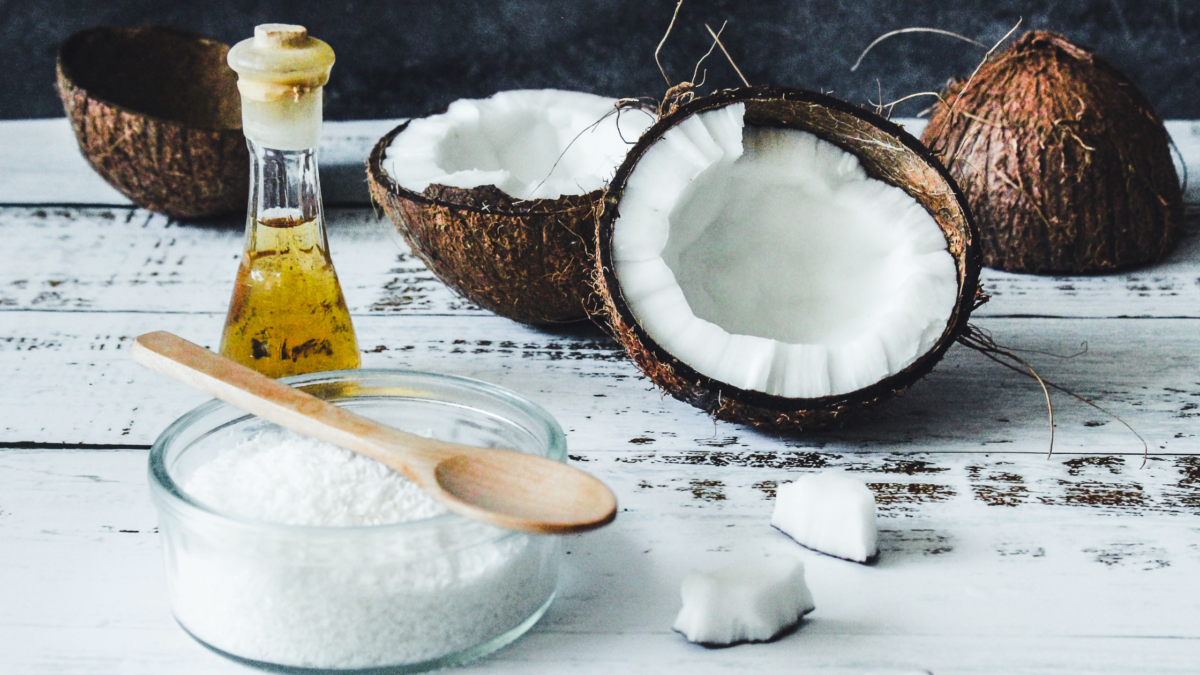 10 Amazing Benefits Of Coconut Milk For Hair, Face, And Skin