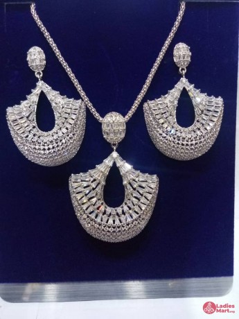 designer-earring-and-necklace-big-0