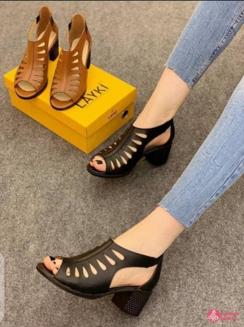 ladies-block-heel-sandal-big-0